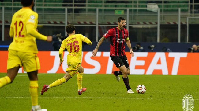 Romagnoli z ważną ofertą od Fulham, ale kapitan chciałby zostać w Milanie