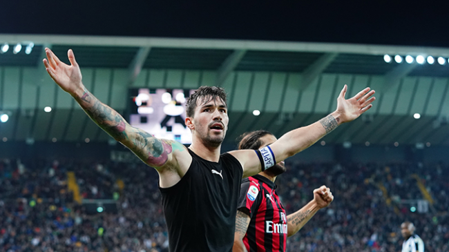 Ostatnie mecze Milanu w Udine: zmienne szczęście i niezapomniane zwycięstwo