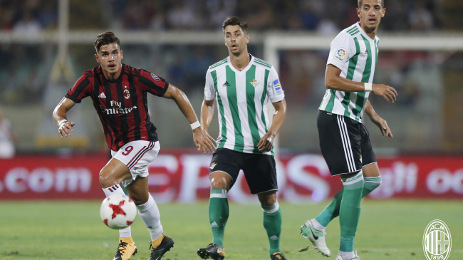 Porażka w ostatnim sparingu: Milan - Betis 1:2