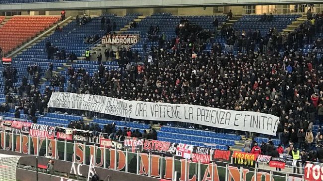 Curva Sud przeciw Donnarummie: 