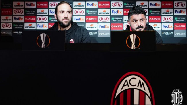 Gattuso i Higuain przed meczem z Dudelange: 