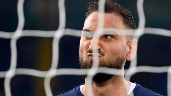 Emocje grupy a interes ogółu. Donnarumma wraca na San Siro