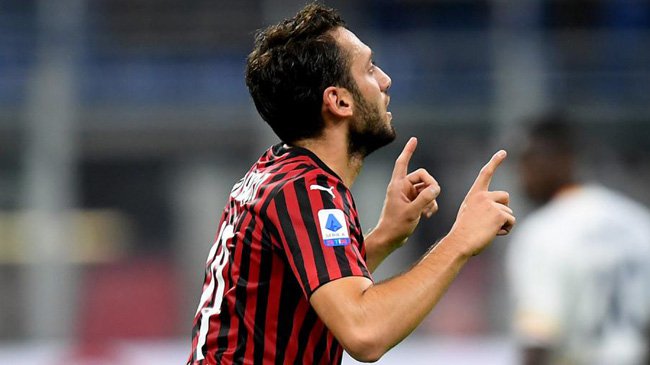 Roma interesuje się Calhanoglu. Możliwa wymiana wypożyczeń