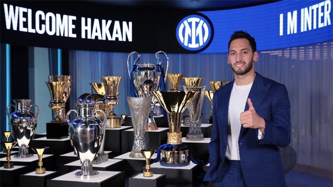 OFICJALNIE: Hakan Çalhanoglu zawodnikiem Interu