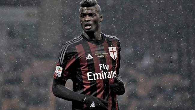 Niang po testach medycznych w Evertonie. Milan zarobi 19 mln euro