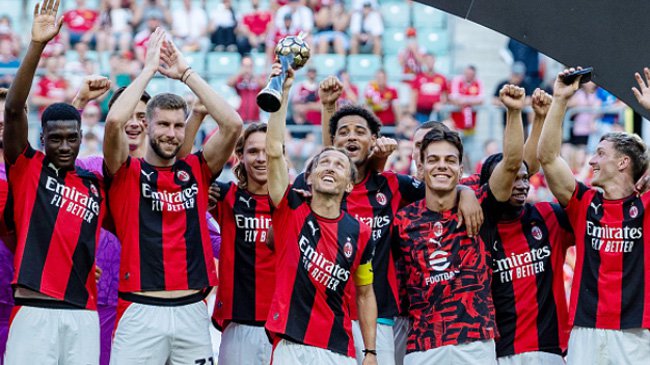 GRAD BRAMEK WE WROCŁAWIU! AC MILAN – MANCHESTER UNITED 4:2 [+SKRÓT]