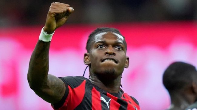 Starcie na szczycie Serie A. Czy Milan zatrzyma lidera?