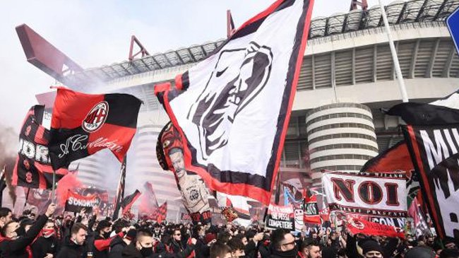 Bez alkoholu i pirotechniki na San Siro. Burmistrz Mediolanu wydał rozporządzenie