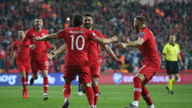 El. Euro 2020: Calhanoglu zagrał w kadrze. Turcja awansowała na mistrzostwa