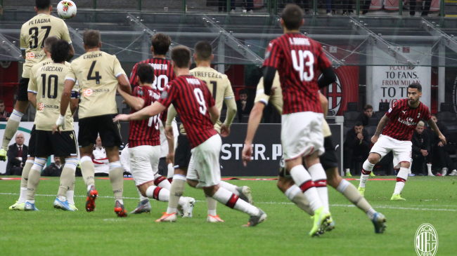 Piękny wolny Suso zapewnił wygraną! Milan - SPAL 1:0
