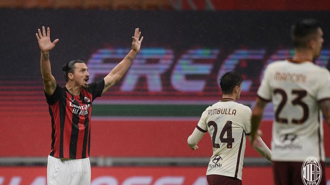 Absurdalne sędziowanie i wysoki remis: Milan - Roma 3:3