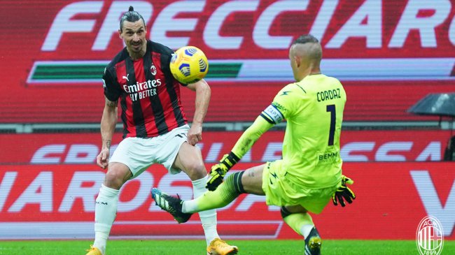 Pół tysiąca Ibry i czysta zabawa! Milan - Crotone 4:0